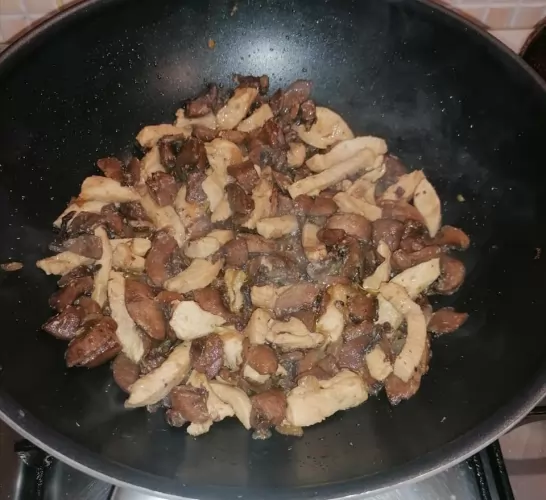 Töltött batáta karamellizált hagymával