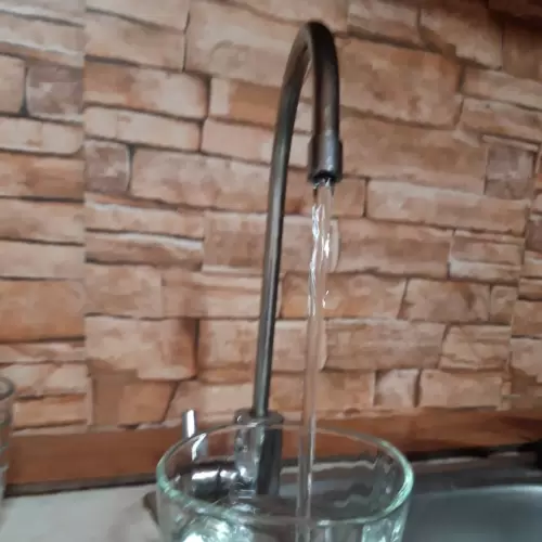 2. pont - Igyál vizet csapból , ne flakonból