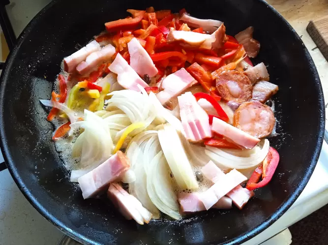 Császárszalonás lecsó