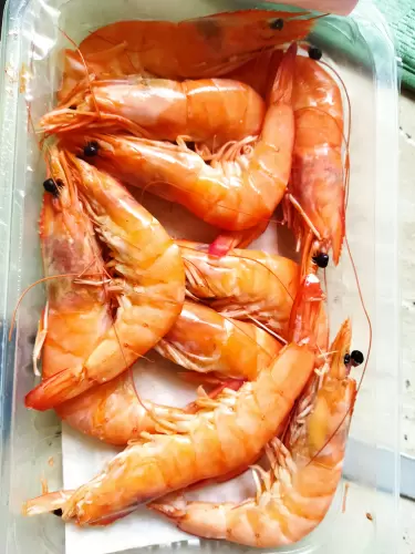 Basmati rizses garnéla salátával