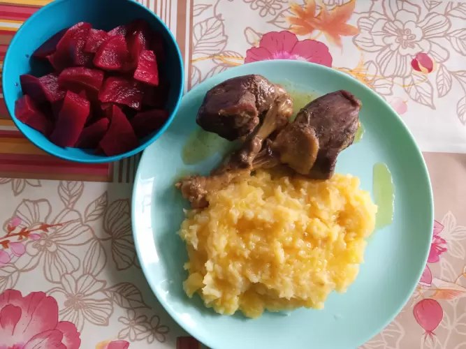 Regenoros ebéd a családnak