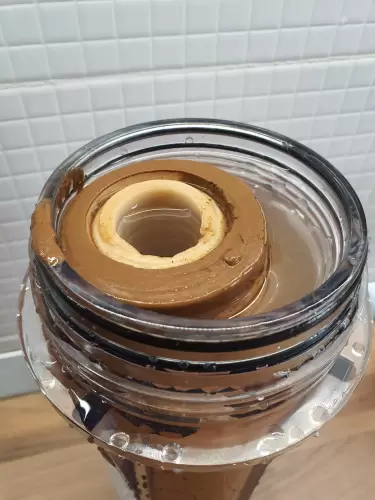 Schimbarea prefiltrelor la instalația de filtrare a apei