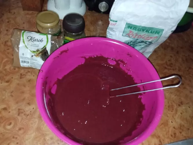 Céklás brownie puncsos krémmel