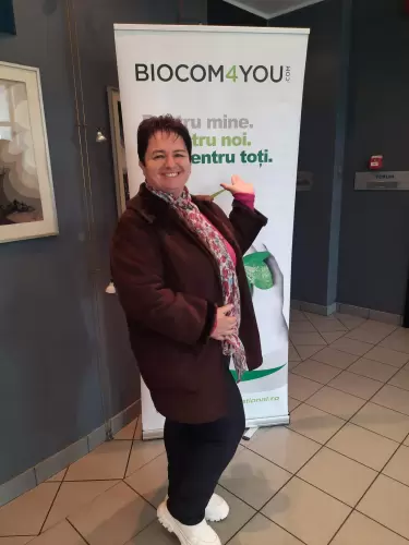 A te munkahelyeden is ennyien mosolyognak??!