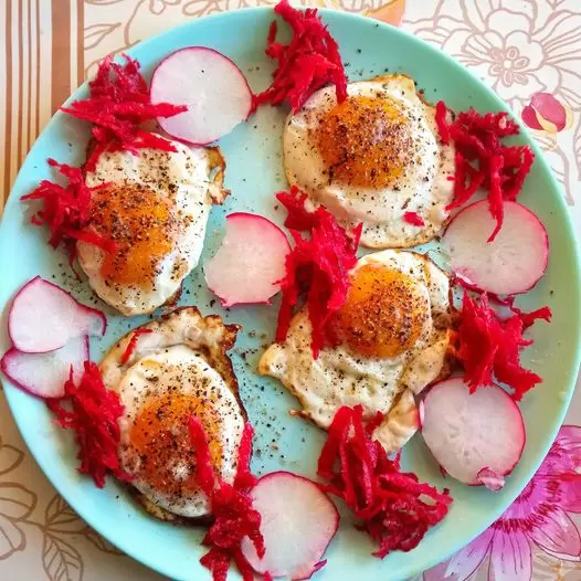 Tökéletes szines reggeli regenorozóknak is