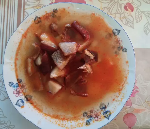 Regenoros krumplileves megmaradt füstölt bőrökkel