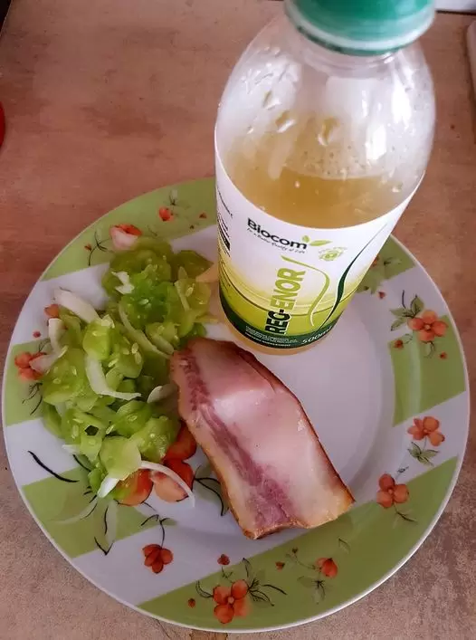 Slănină? Cârnați? Șuncă ? Legume?