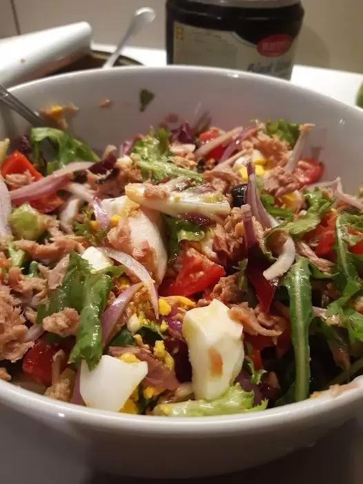 Idee pentru cină.. salată cu ton